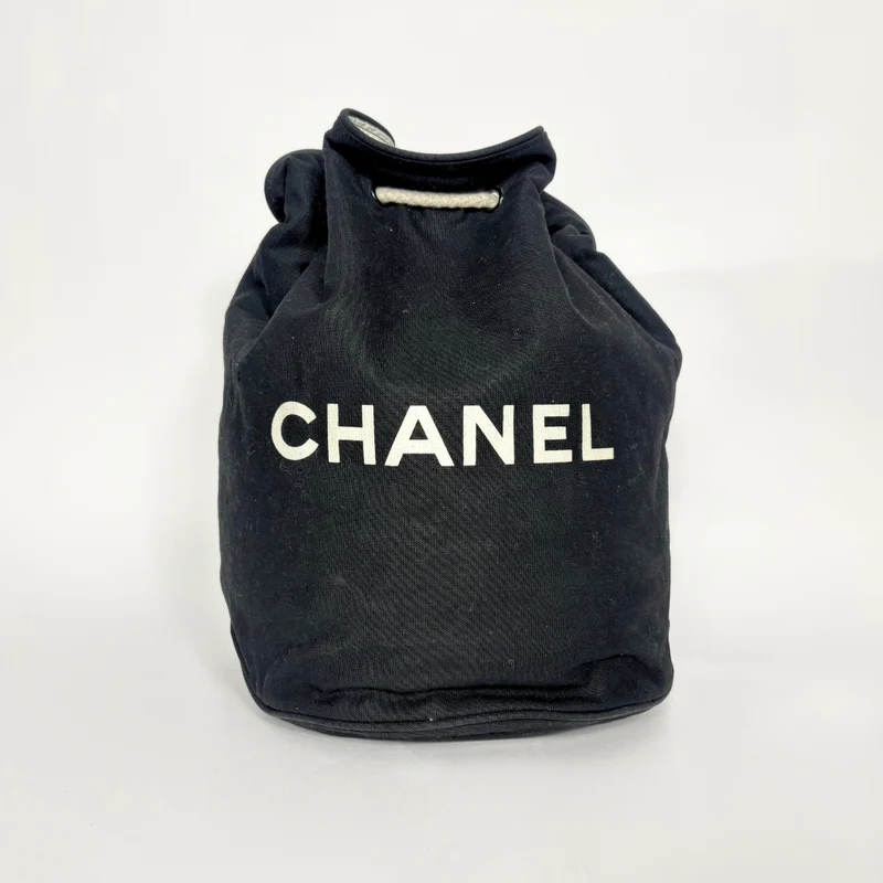 Chanel Zwart Bucket Bag
