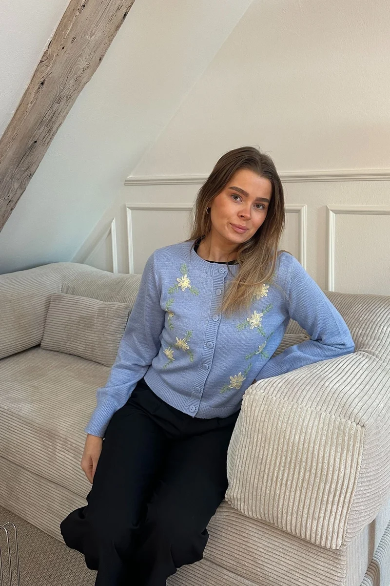 Camille O-Neck Cardigan - Brunnera Blue