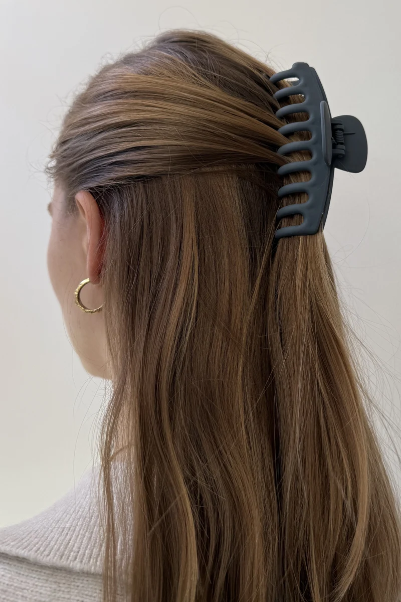 Olivia Hair Clip - Light Brown