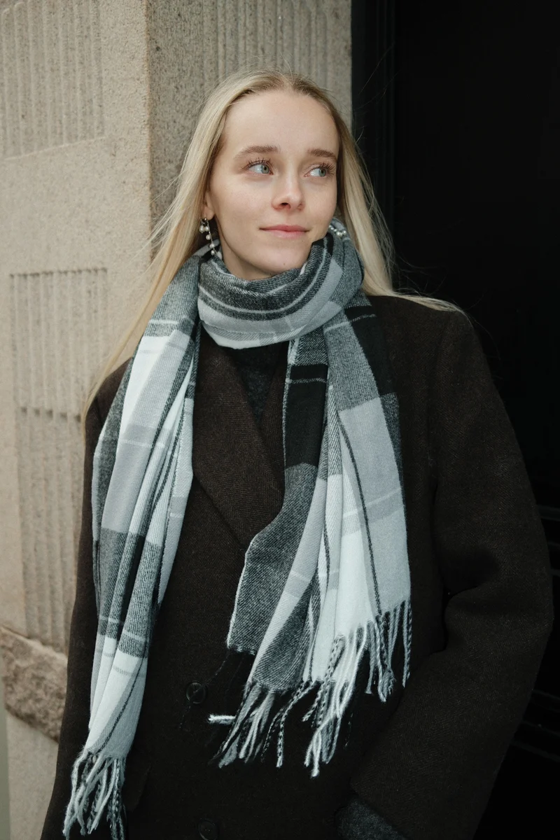 Scarf - Black / White / Grey