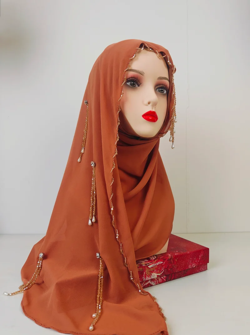 Luxe bruine chiffon hijab met pareldruppels en kralenrand, groothandel