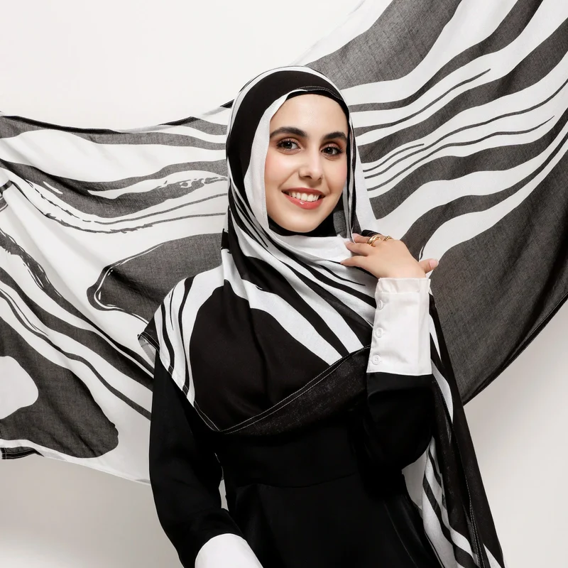 Groothandel in hijabs met dierenprint, bulkverpakking sjaals met luipaardprint, sjaals met luipaard- en zebraprint.