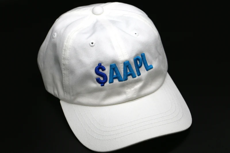 Apple (AAPL)