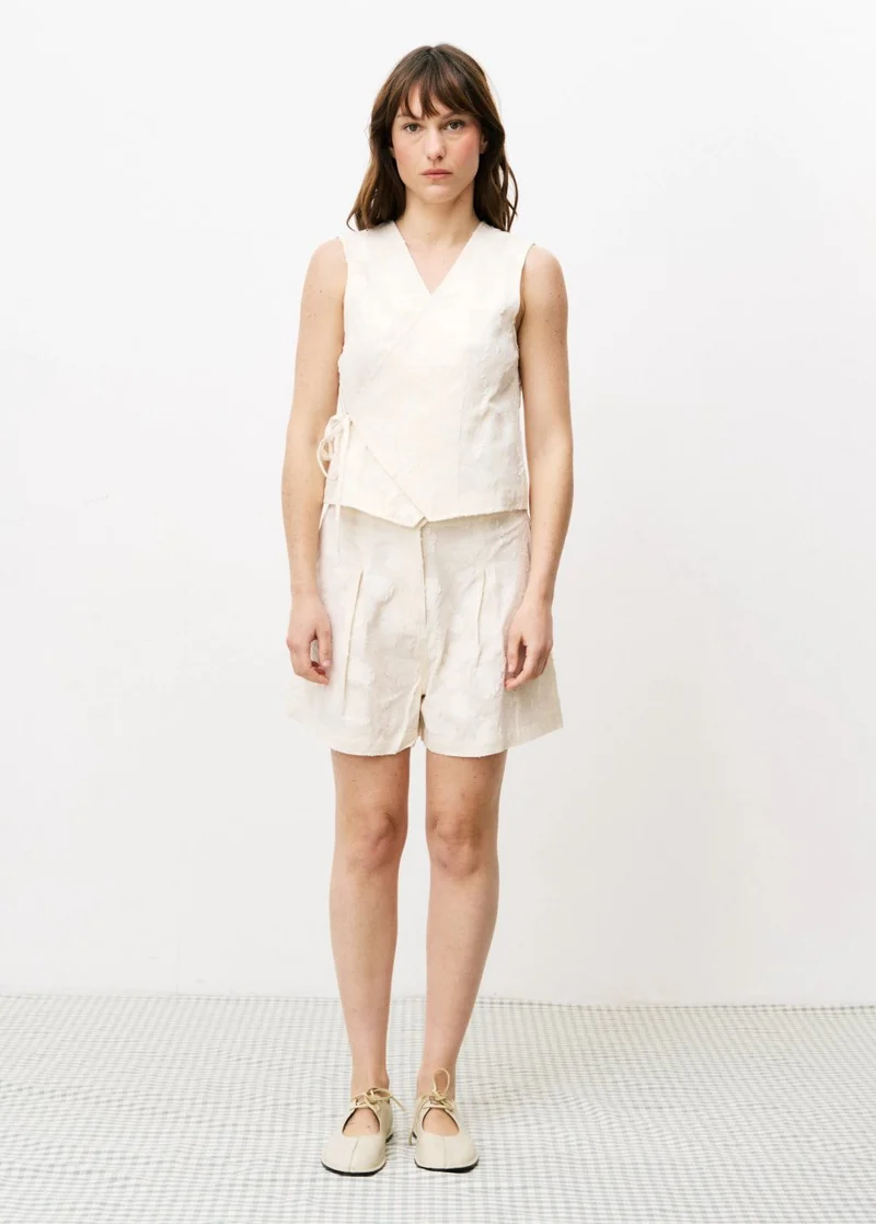 FRNCH Chemzi gilet linnen met structuur beige
