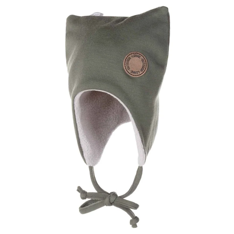 Comfortabel kaki groen babymutsje van merinowol met stevige strikjes.