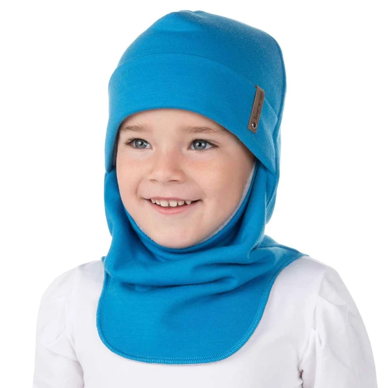 Felblauwe bivakmuts van merinowol voor ultiem wintercomfort.