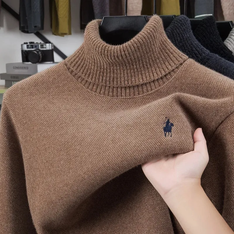 Geborduurde fluwelen coltrui voor heren – Warme, luxe gebreide trui met ponymotief