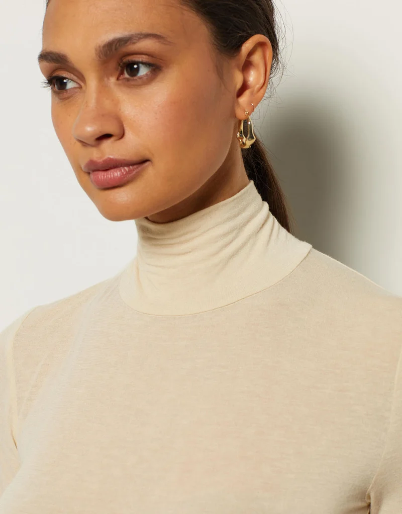 KONSTANTINA top