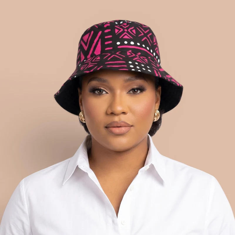Bucket hat / Vissershoedje met Afrikaanse print - Roze Zwart Bogolan Symbols - Kinderen & Volwassenen (Unisex)