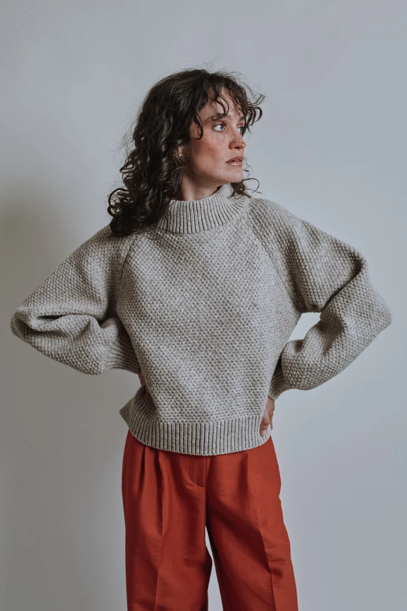 VANESSA Raglan Sweater in Merino Wool - Beige
