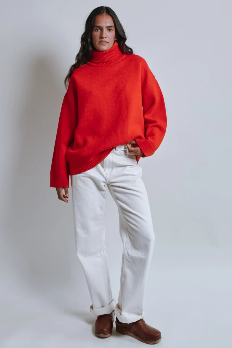 MICHELLE Lightweight Turtleneck Sweater in Merino Wool - Red