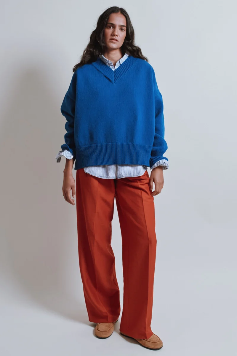 LEONTINE V-Neck Sweater in Merino Wool - Cobalt Blue