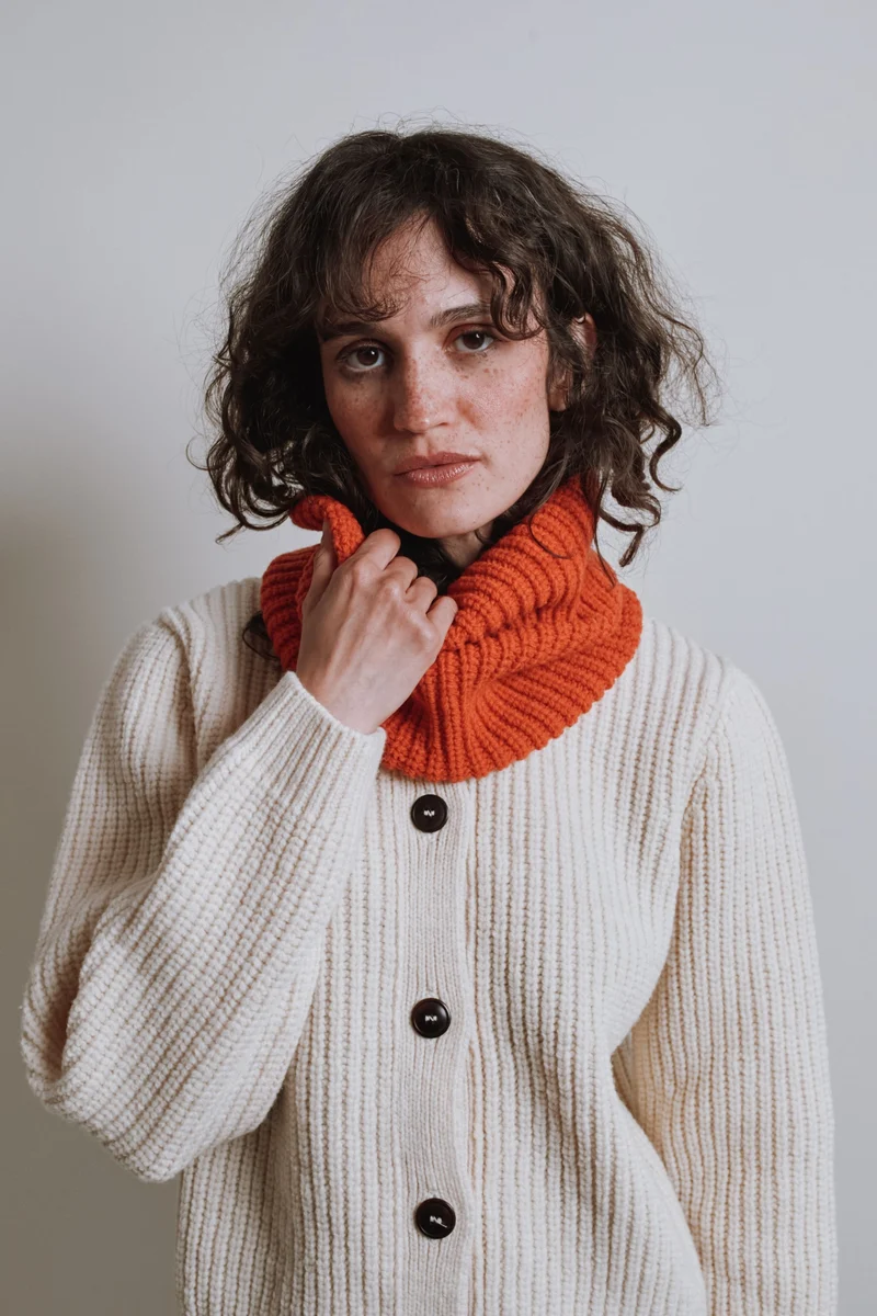 AMANDINE Neckwarmer Scarf in Merino Wool - Burnt Orange