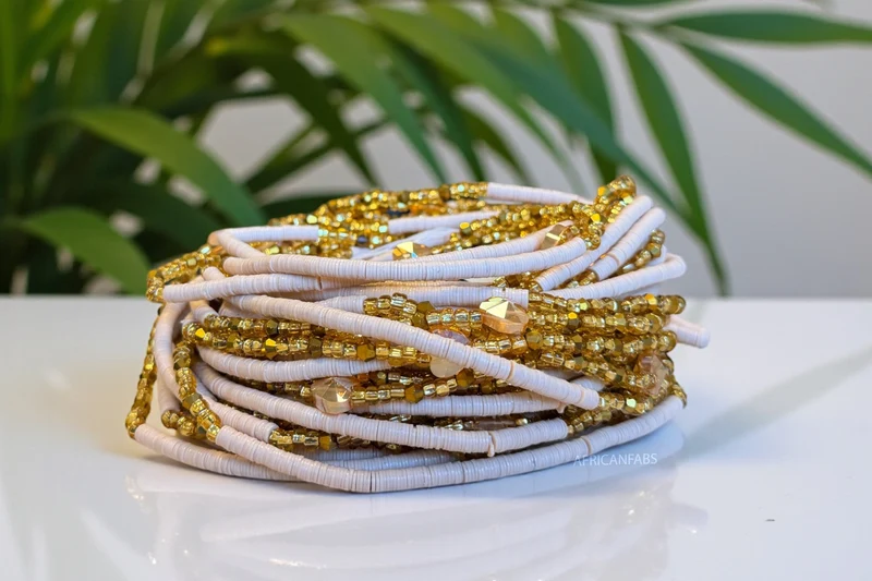 Waist Beads / Afrikaanse Heupketting - Osato - Beige / goud (Traditioneel niet-elastisch koord)