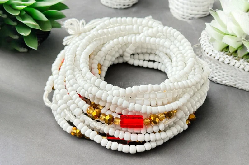 Waist Beads / Afrikaanse Heupketting - Nayoghóna - Wit / Rood (Traditioneel niet-elastisch koord)