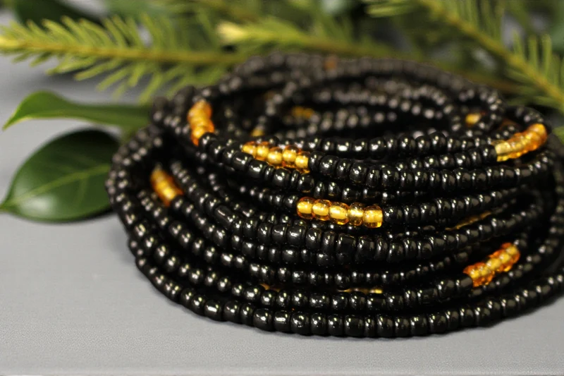 Waist Beads / Afrikaanse Heupketting - OSAWE- Zwart / gold (elastisch)