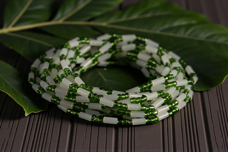 Waist Beads / Afrikaanse Heupketting - EGHE - Groen / wit (elastisch)
